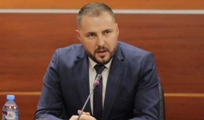 Shkarkim surprizë i drejtorit të Burgjeve  Largohet Klevis Qose  emërohet Adriatik Kupi