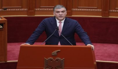  Ilir Meta është izoluar    Tedi Blushi  Ministri të reagojë ndaj kësaj sjelljeje kriminale  I janë mohuar takimet me familjarët dhe drejtuesit e partisë