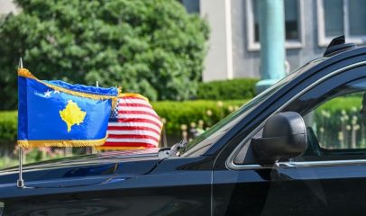 Forcimi i bashkëpunimit me Kosovën  ambasada e SHBA  Qeveria e re duhet të çojë para agjendën për paqe dhe stabilitet rajonal