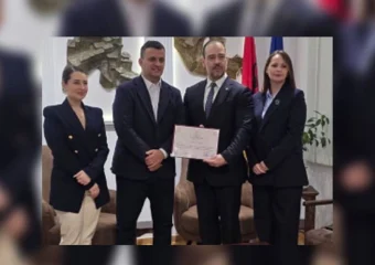 diplomati-dhe-kampioni-bodybuilding-z-marin-meksi-merr-titullin-qytetar-nderi-i-gjirokastres